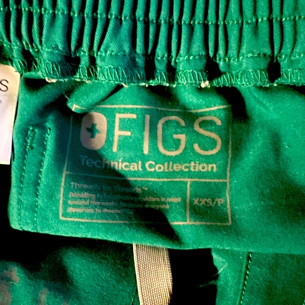 FIGS Yola skinny scrub pants